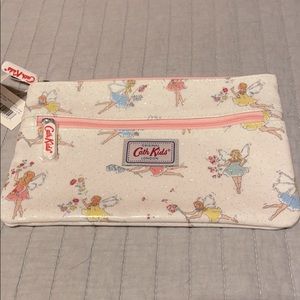 Catch Kids London pouch